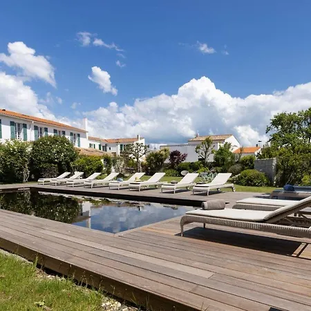 Le Chat Botte Hotel 3*