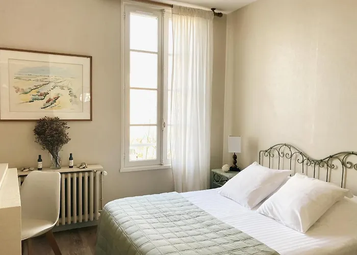 Hotel Le Chat Botte Saint-Clément-des-Baleines