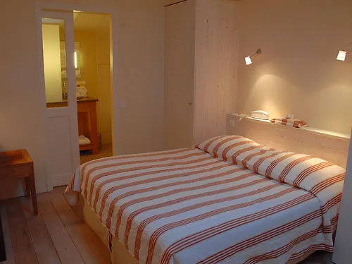 Le Chat Botte Hotel 3*