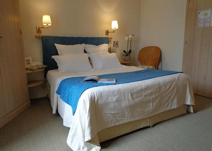 Le Chat Botte Hotel 3*